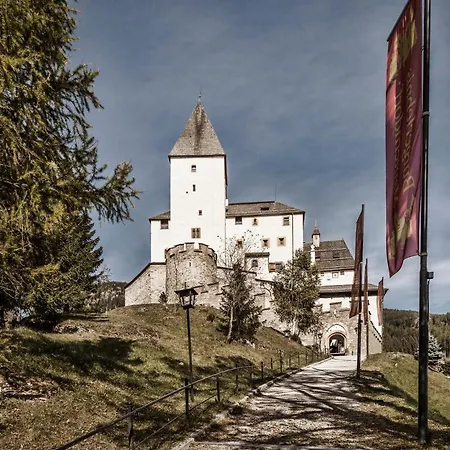 Schaus Lueftenegger 3*